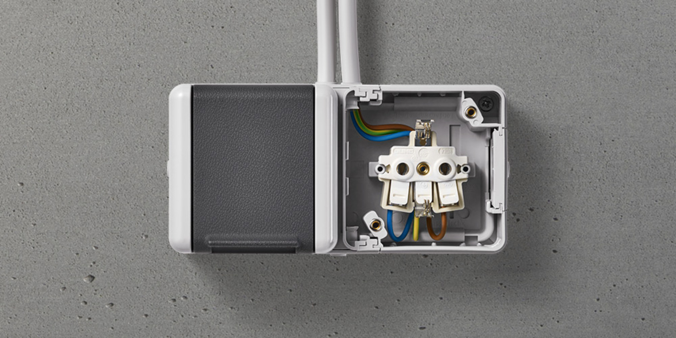 Doppelsteckdose mit Trennsteg bei Elektro Polat in Obertshausen